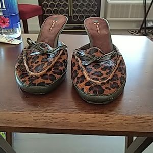 Leopard mules